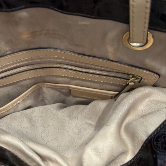 Michael Kors patent leather tote - Picture 3 of 4
